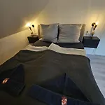 Tautraum Mit Whirlpool Und Gruenem Ausblick Apartamento Wilhelmshaven