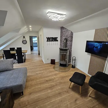 Tautraum Mit Whirlpool Und Gruenem Ausblick * Wilhelmshaven