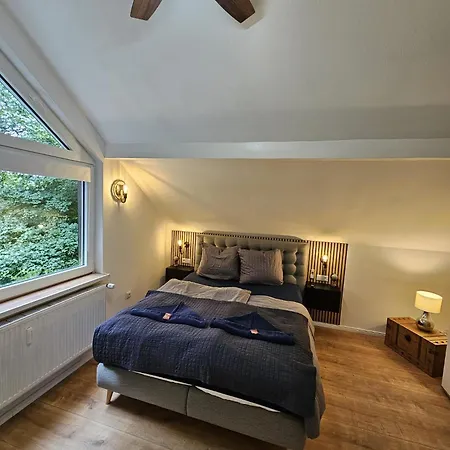 Tautraum Mit Whirlpool Und Gruenem Ausblick Apartmán