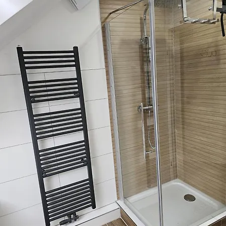 Tautraum Mit Whirlpool Und Gruenem Ausblick Apartmán Wilhelmshaven