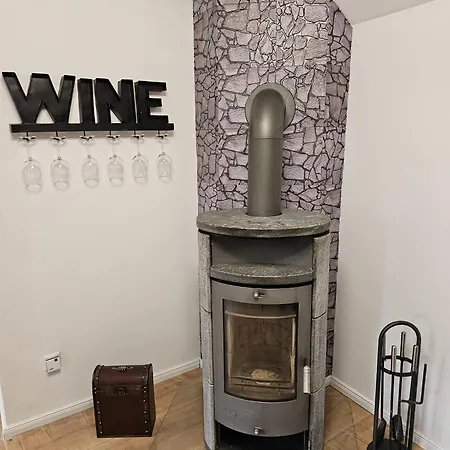 Tautraum Mit Whirlpool Und Gruenem Ausblick