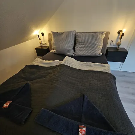 Tautraum Mit Whirlpool Und Gruenem Ausblick Apartment Wilhelmshaven