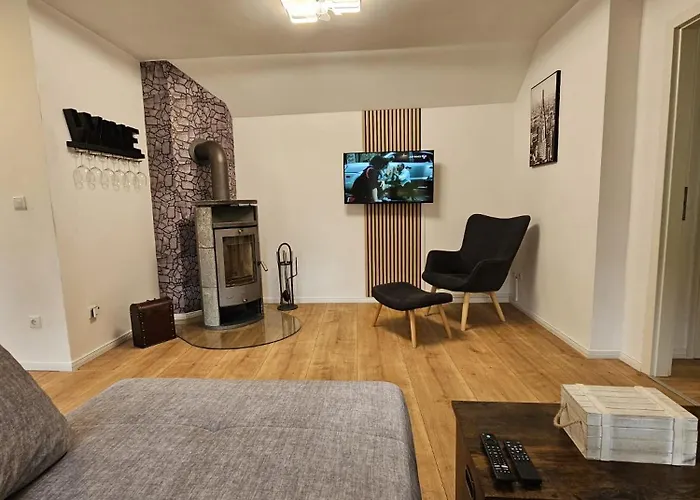 Tautraum Mit Whirlpool Und Gruenem Ausblick Apartman Wilhelmshaven
